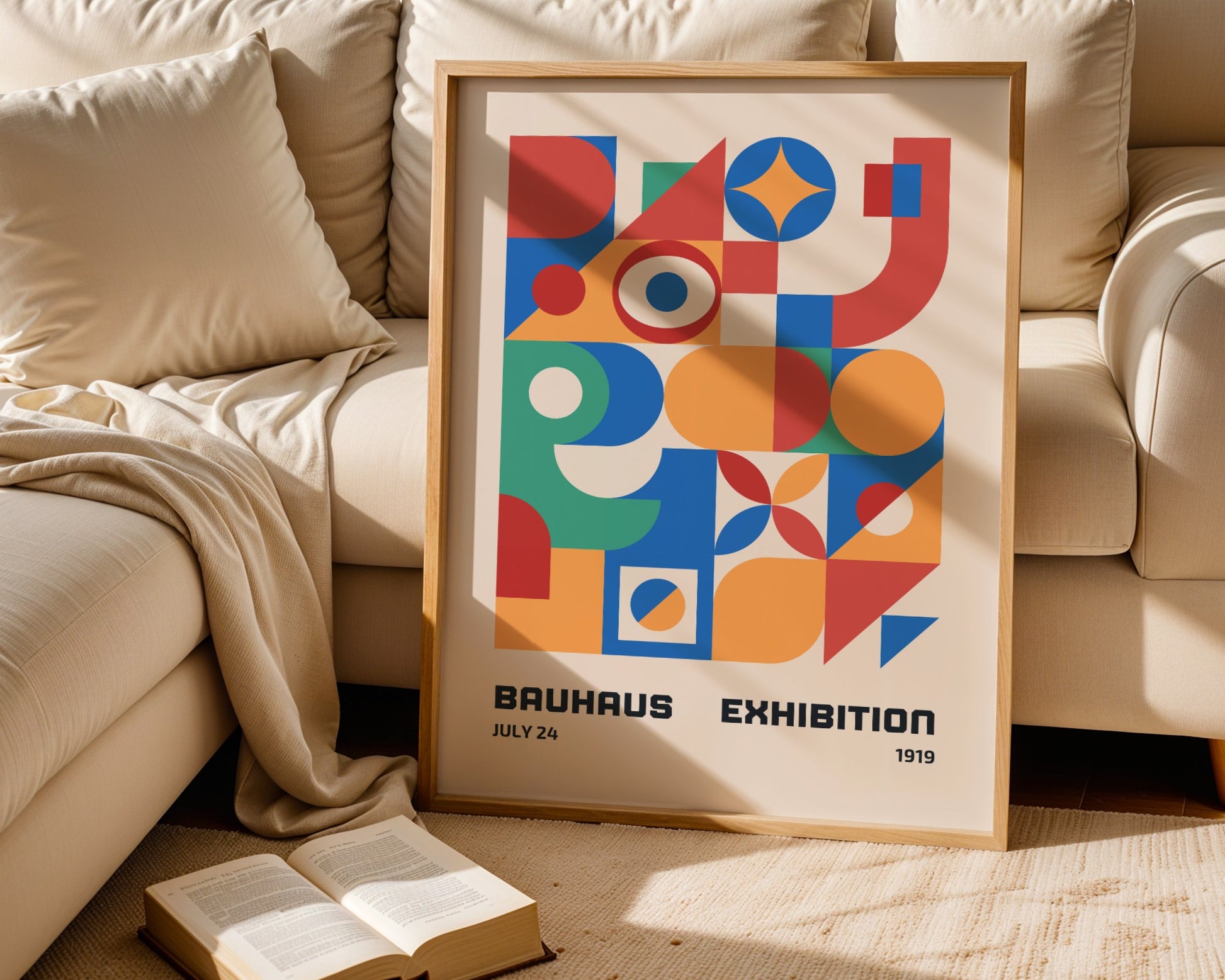 Plakat Bauhaus – Kolorowe abstrakcyjne kształty na beżowym tle, wystawa 1919