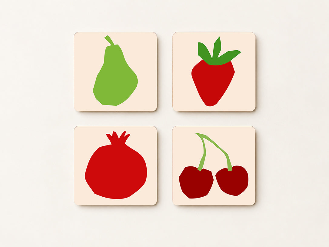 Zestaw 4 kwadratowych podkładek korkowych z minimalistycznymi grafikami owoców w stylu wycinanek Henri Matisse'a