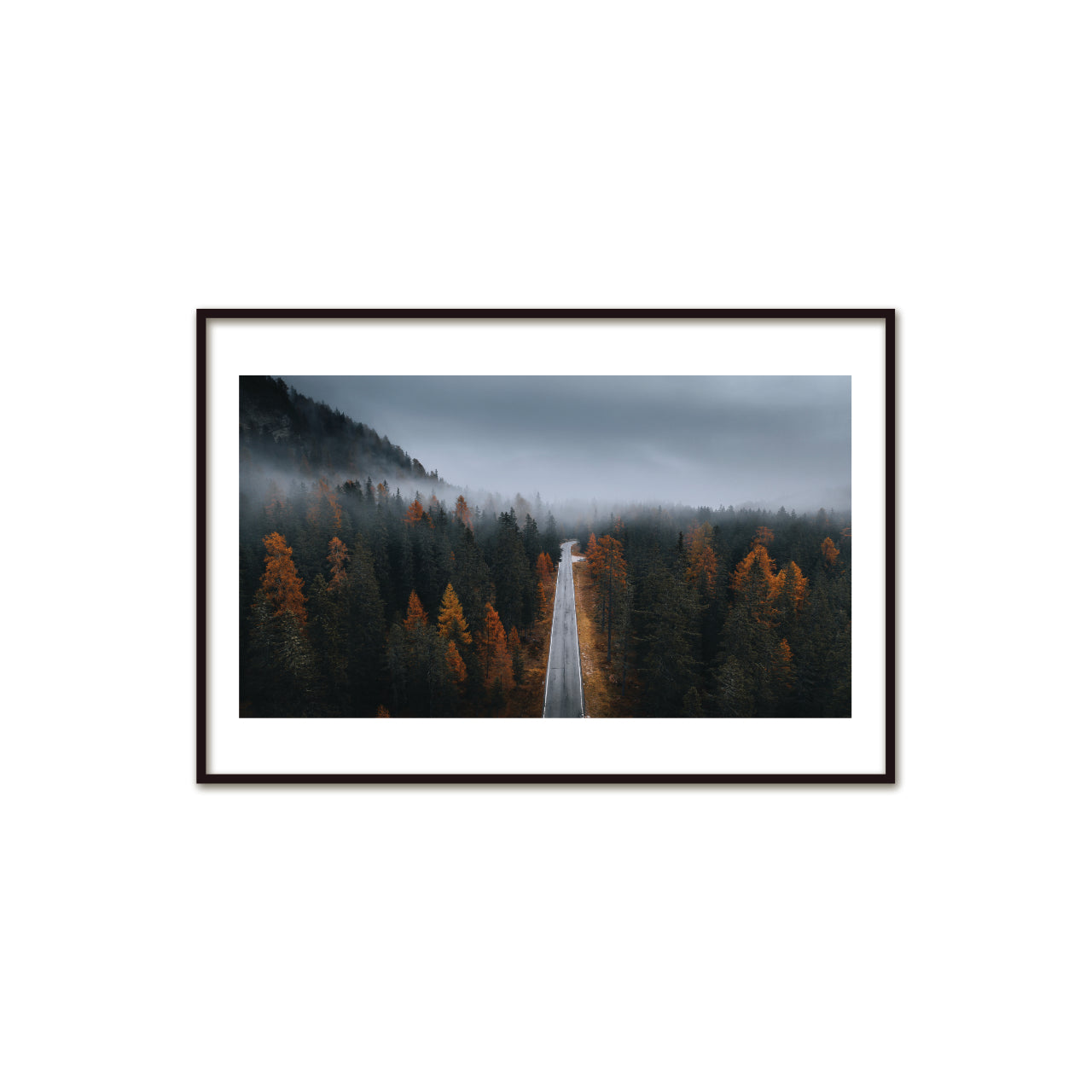 Mglisty Poranek: Jesienna Droga